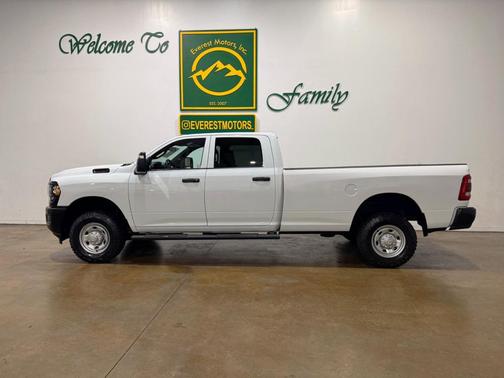 2023 RAM 2500 Tradesman Crew Cab 4x4 8' Box
