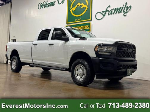 2023 RAM 2500 Tradesman Crew Cab 4x4 8' Box