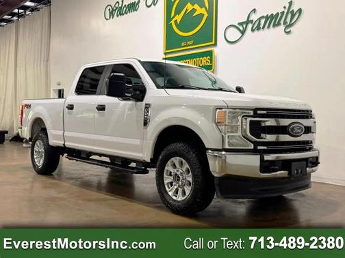 Oxford White 2021 Ford F-250 STX 4X4 CREWCAB SHORT 6.2L V8 GAS 1OWNER FX4