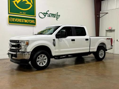 Oxford White 2021 Ford F-250 STX 4X4 CREWCAB SHORT 6.2L V8 GAS 1OWNER FX4