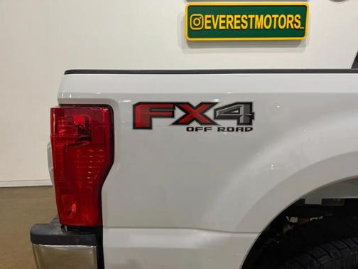 Oxford White 2021 Ford F-250 STX 4X4 CREWCAB SHORT 6.2L V8 GAS 1OWNER FX4