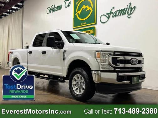 Oxford White 2021 Ford F-250 STX 4X4 CREWCAB SHORT 6.2L V8 GAS 1OWNER FX4