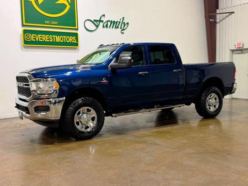 Patriot Blue Pearlcoat 2024 RAM 2500 Tradesman Crew Cab 4x4 6'4' Box