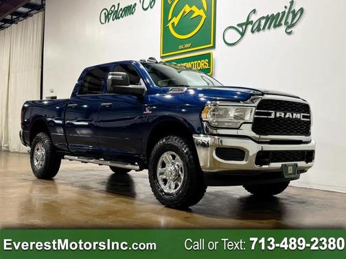Patriot Blue Pearlcoat 2024 RAM 2500 Tradesman Crew Cab 4x4 6'4' Box