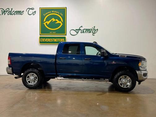 Patriot Blue Pearlcoat 2024 RAM 2500 Tradesman Crew Cab 4x4 6'4' Box