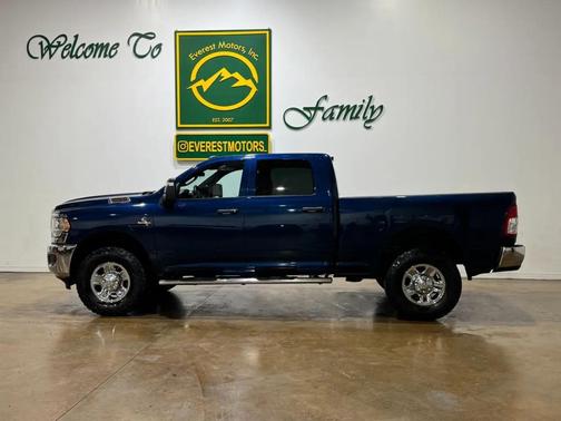 Patriot Blue Pearlcoat 2024 RAM 2500 Tradesman Crew Cab 4x4 6'4' Box