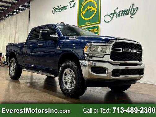 Patriot Blue Pearlcoat 2024 RAM 2500 Tradesman Crew Cab 4x4 6'4' Box