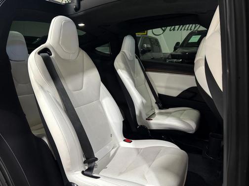 2022 Tesla Model X Dual Motor All-Wheel Drive