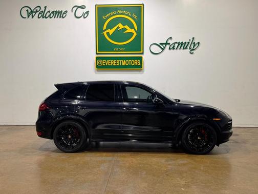 2013 Porsche Cayenne GTS