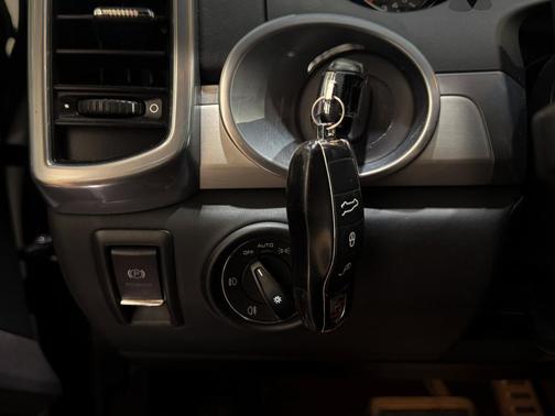 2013 Porsche Cayenne GTS