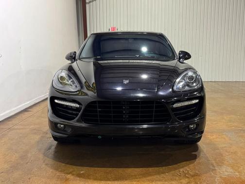 2013 Porsche Cayenne GTS