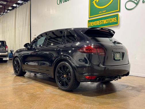 2013 Porsche Cayenne GTS