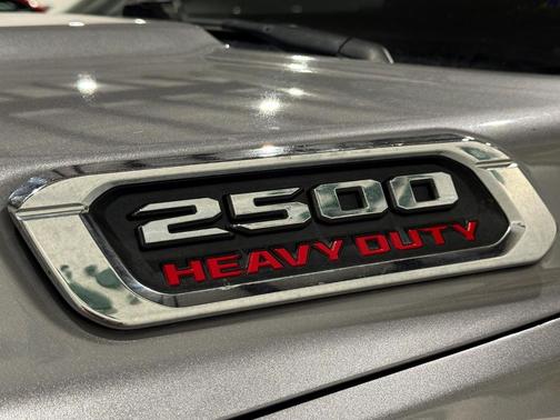 2022 RAM 2500 Tradesman Crew Cab 4x4 8' Box