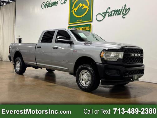 2022 RAM 2500 Tradesman Crew Cab 4x4 8' Box