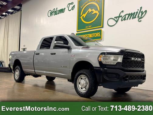 2022 RAM 2500 Tradesman Crew Cab 4x4 8' Box