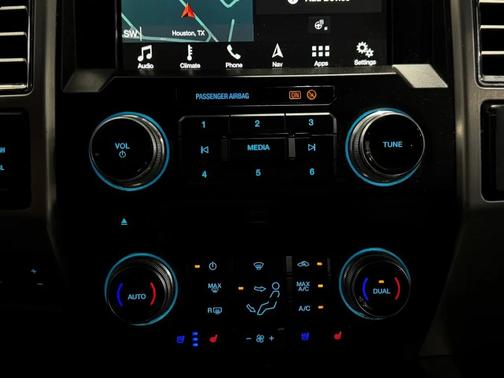 Magnetic Metallic 2018 Ford F-350 Platinum