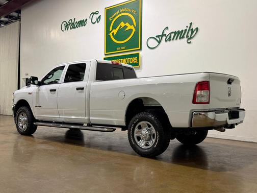 2022 RAM 2500 Tradesman Crew Cab 4x4 8' Box
