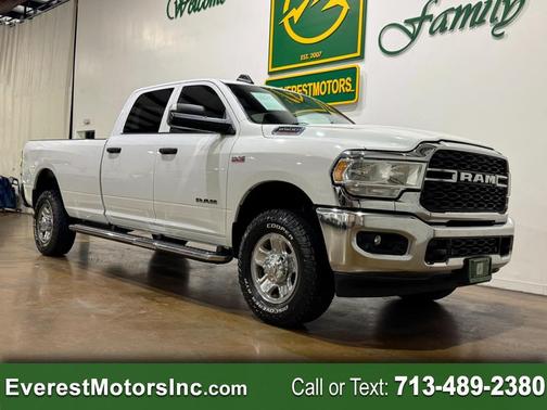 2022 RAM 2500 Tradesman Crew Cab 4x4 8' Box