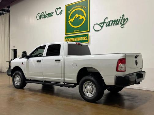 Bright White Clearcoat 2023 RAM 2500 Tradesman Crew Cab 4x4 6'4' Box