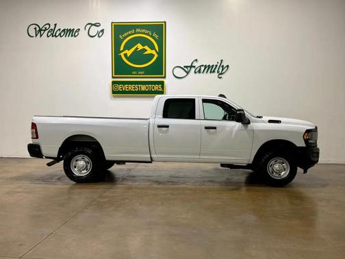 Bright White Clearcoat 2023 RAM 2500 Tradesman Crew Cab 4x4 8' Box