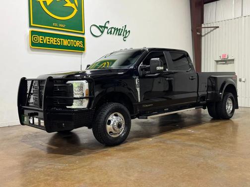 Agate Black Metallic 2024 Ford F-350 XL