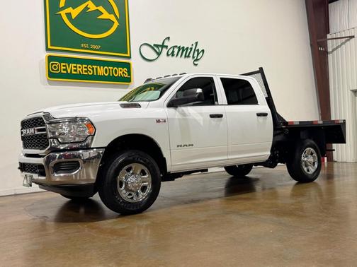 2020 RAM 2500 Tradesman Crew Cab 4X4 6'4' Box