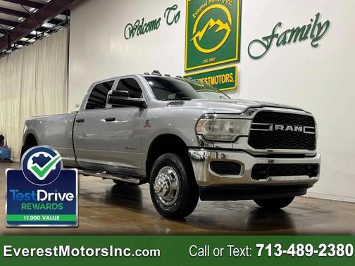 Billet Silver Metallic Clearcoat 2021 RAM 3500 Tradesman Crew Cab 4x4 8' Box