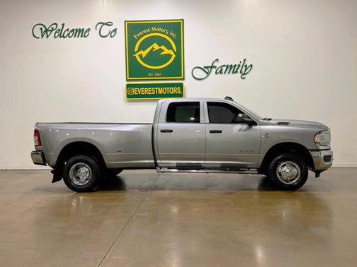 Billet Silver Metallic Clearcoat 2021 RAM 3500 Tradesman Crew Cab 4x4 8' Box