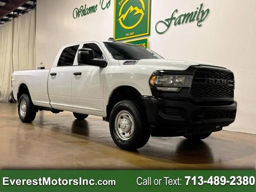 Bright White Clearcoat 2023 RAM 2500 Tradesman Crew Cab 4x4 8' Box