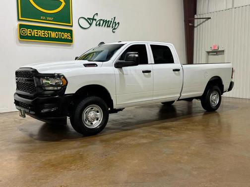 Bright White Clearcoat 2023 RAM 2500 Tradesman Crew Cab 4x4 8' Box