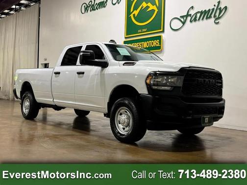Bright White Clearcoat 2023 RAM 2500 Tradesman Crew Cab 4x4 8' Box