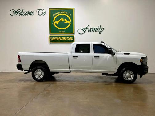Bright White Clearcoat 2023 RAM 2500 Tradesman Crew Cab 4x4 8' Box