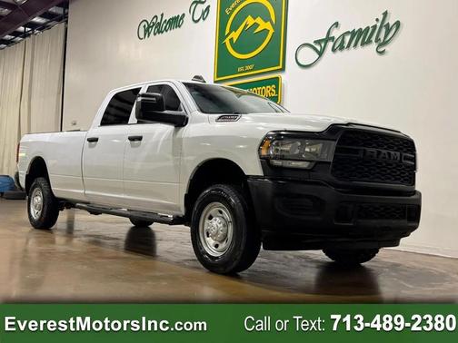 Bright White Clearcoat 2023 RAM 2500 Tradesman Crew Cab 4x4 8' Box