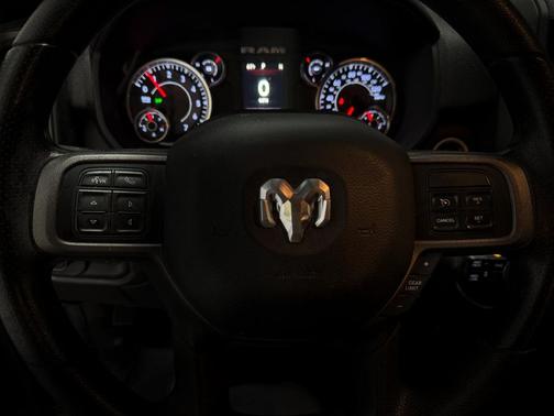 2022 RAM 2500 Tradesman Crew Cab 4x4 6'4' Box