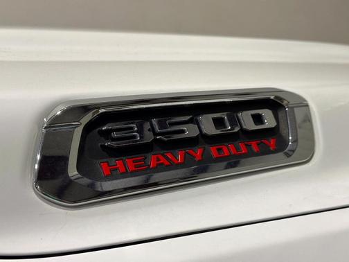 2024 RAM 3500 Tradesman Crew Cab 4x4 8' Box