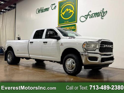 2024 RAM 3500 Tradesman Crew Cab 4x4 8' Box