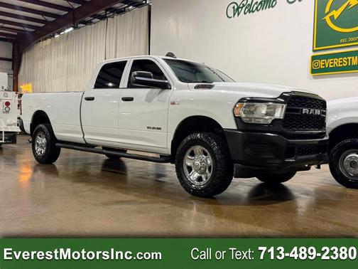 2021 RAM 2500 Tradesman Crew Cab 4x4 8' Box