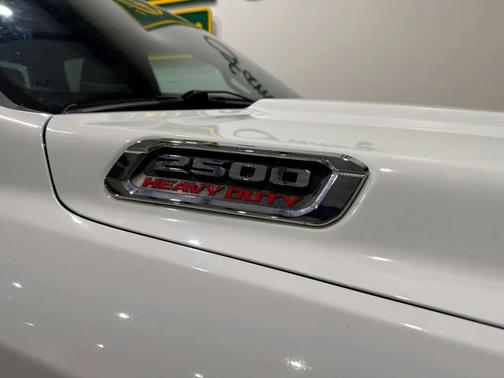 Bright White Clearcoat 2022 RAM 2500 Tradesman Crew Cab 4x4 6'4' Box