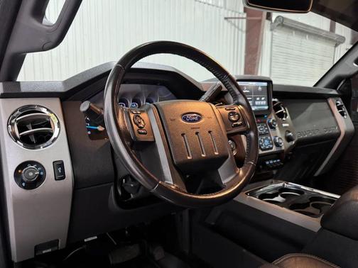 White 2016 Ford F-250 Lariat
