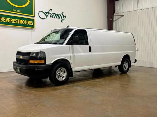 Summit White 2020 Chevrolet Express 3500 RWD 3500 Extended Wheelbase WT