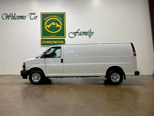 Summit White 2020 Chevrolet Express 3500 RWD 3500 Extended Wheelbase WT