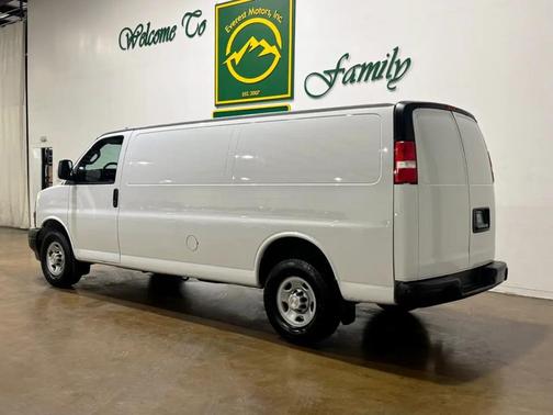 Summit White 2020 Chevrolet Express 3500 RWD 3500 Extended Wheelbase WT