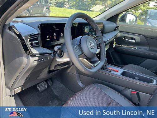 2025 Nissan Kicks SR