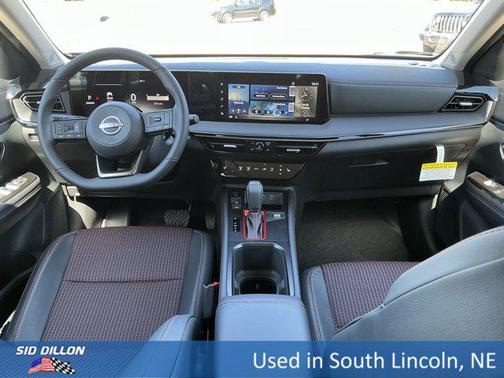 2025 Nissan Kicks SR