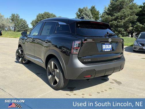 2025 Nissan Kicks SR