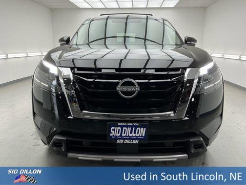 2025 Nissan Pathfinder SL 4WD