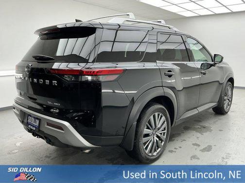 2025 Nissan Pathfinder SL 4WD