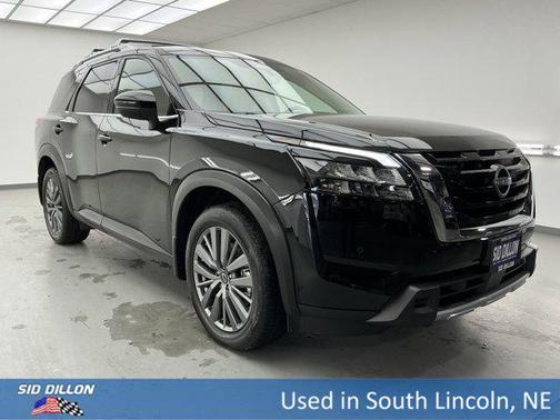 2025 Nissan Pathfinder SL 4WD