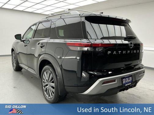 2025 Nissan Pathfinder SL 4WD