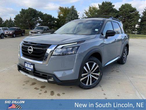 2025 Nissan Pathfinder Platinum 4WD